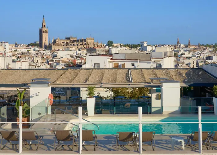 Hotel con piscina: Hotel Bécquer