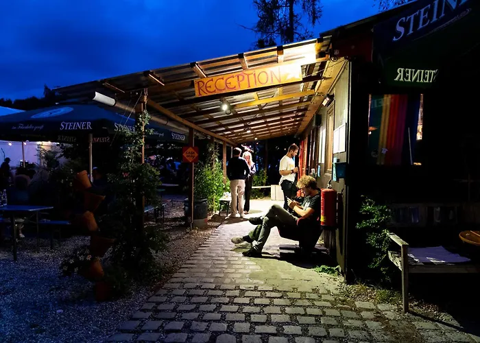 Hotel dichtbij College: The Tent - Youth Only - Buchung Leider Nur Bis 30 Jahre Moeglich!