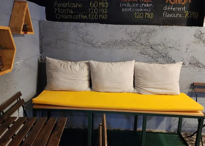 Hotel near College: Old Town Hostel Ohrid