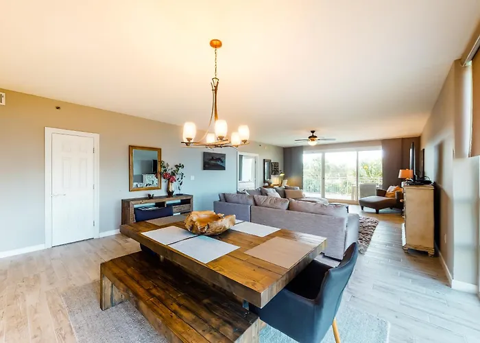 Private Villa: Sterling Shores