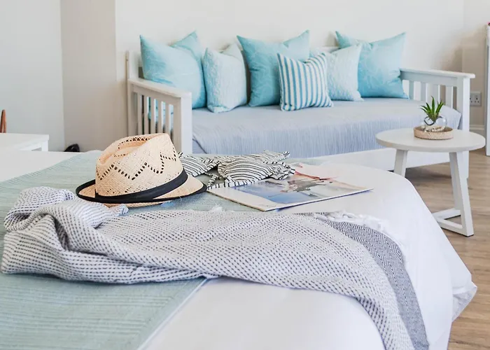 Luxury hotel only: Bayview Hotel