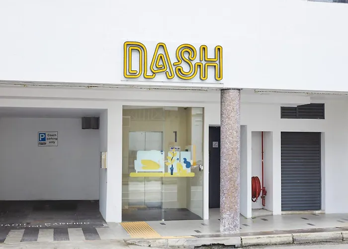 Hotel: Dash Living On Mackenzie