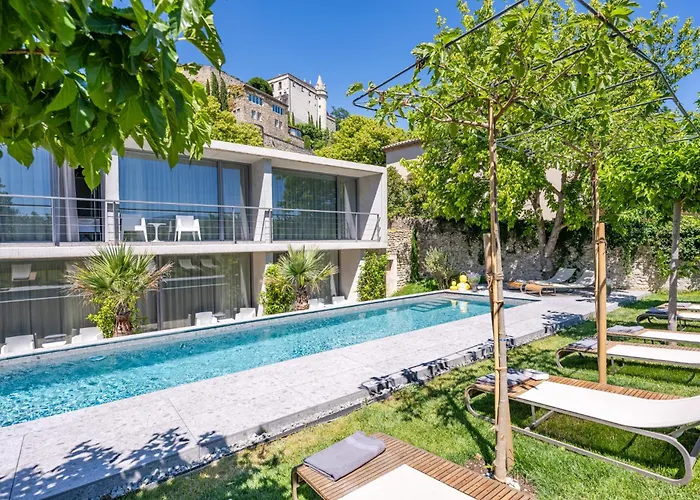 Le Pavillon M, Piscine et Spa au pied du château, Petit-Déjeuner inclus, Parking privé