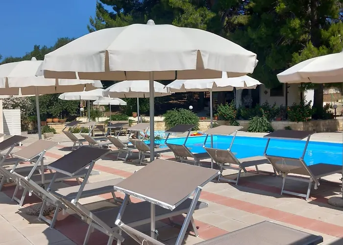 Villa con piscina: Residence San Luca Vieste
