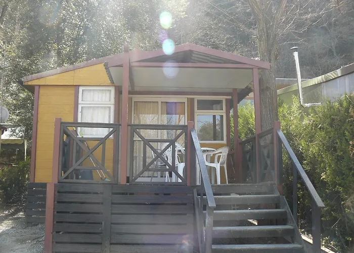 Camping De Besalu