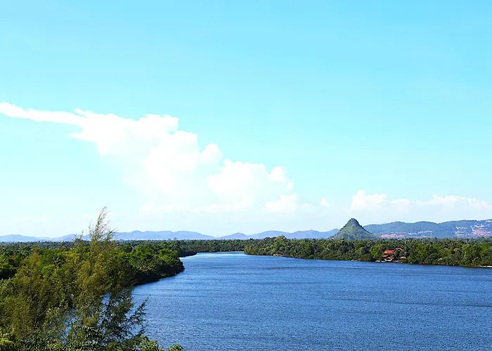 Castle Bayview Resort & Spa