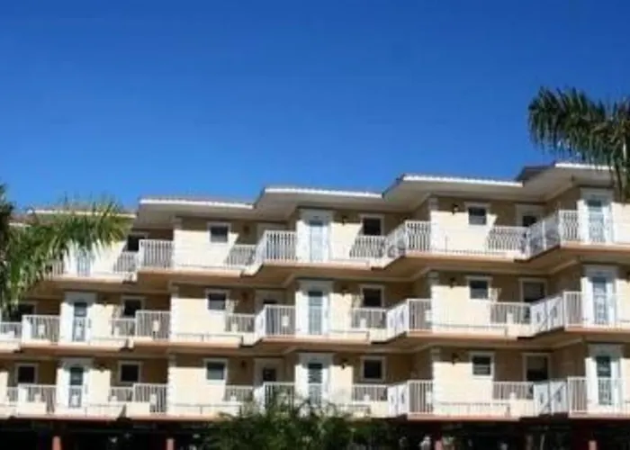 Beach hotel: Beso Del Sol Resort