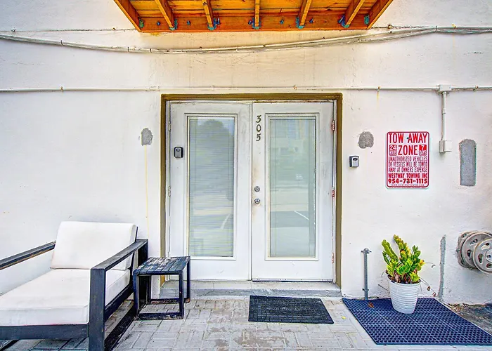 Hotel: Little Paris By The Ocean Self Check In