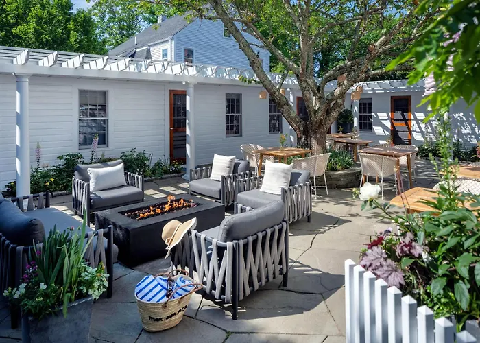 76 Main Ink Press Hotel