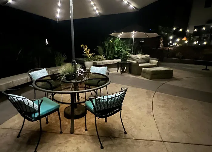 Hotel near College: The Oasis