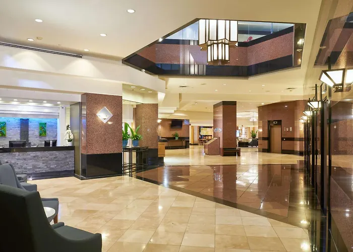 Central hotel: Aston At The Executive Centre Hotel