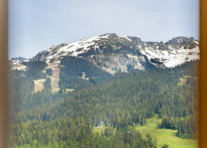 Cheap hotel: Cascade Lodge