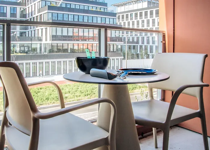 Twenty Business Flats - Bayard