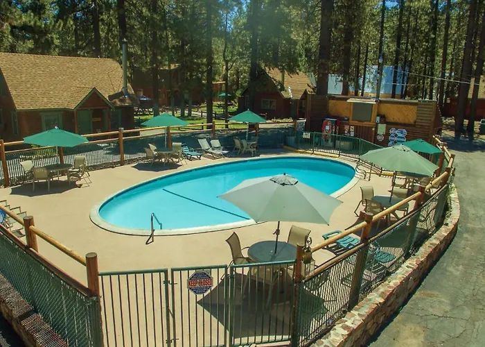 Golden Bear Cottages