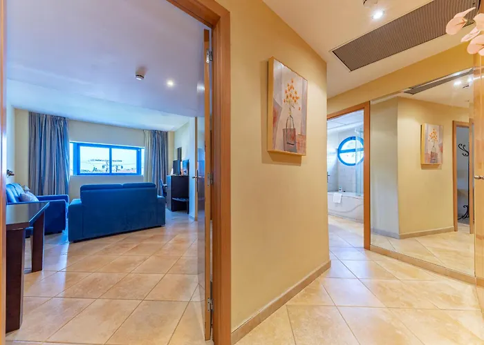 Pet Friendly hotel: Hotel Rober Palas