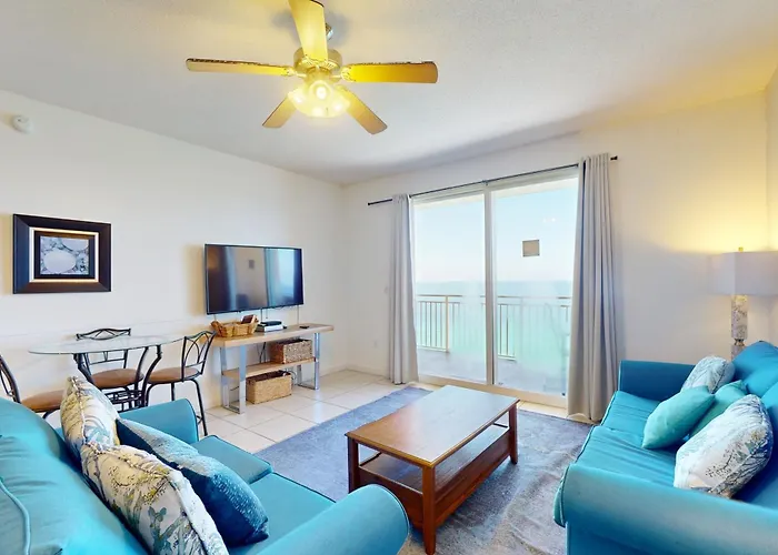 Hotel near College: Sterling Reef 1505