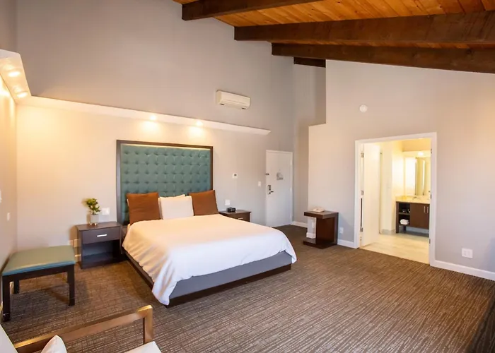 Munras Inn