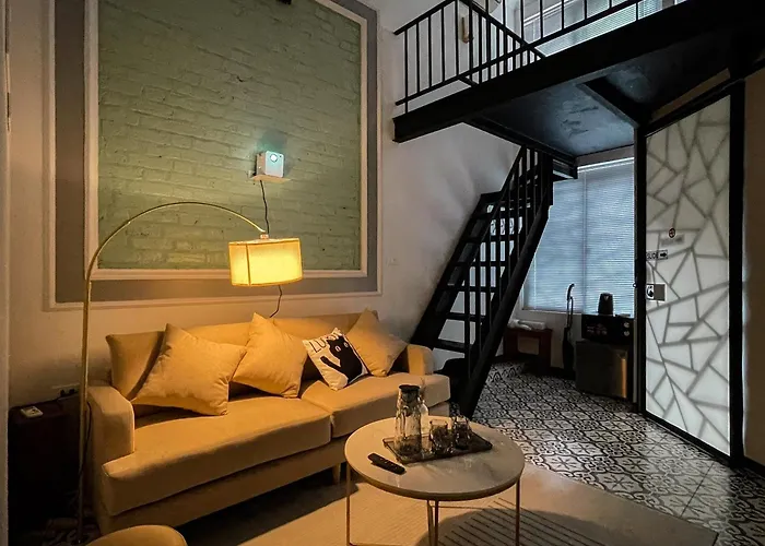 Zeus Living - Old Quater Homestay
