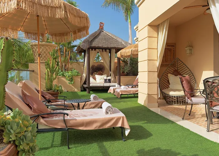Royal Garden Villas, Luxury