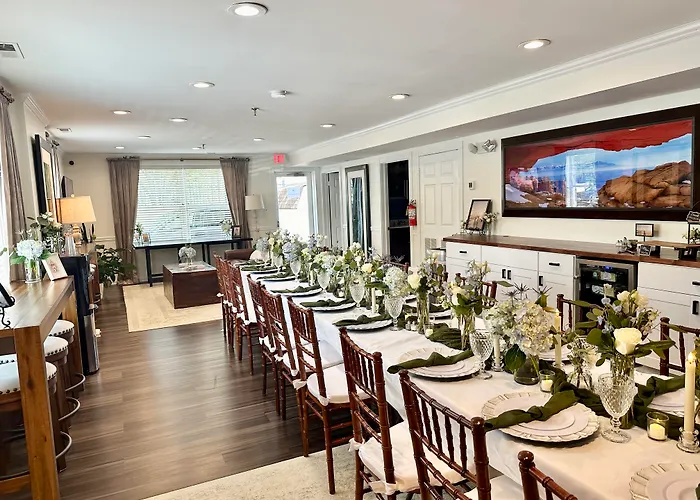 Gibson'S Inn At Gate One