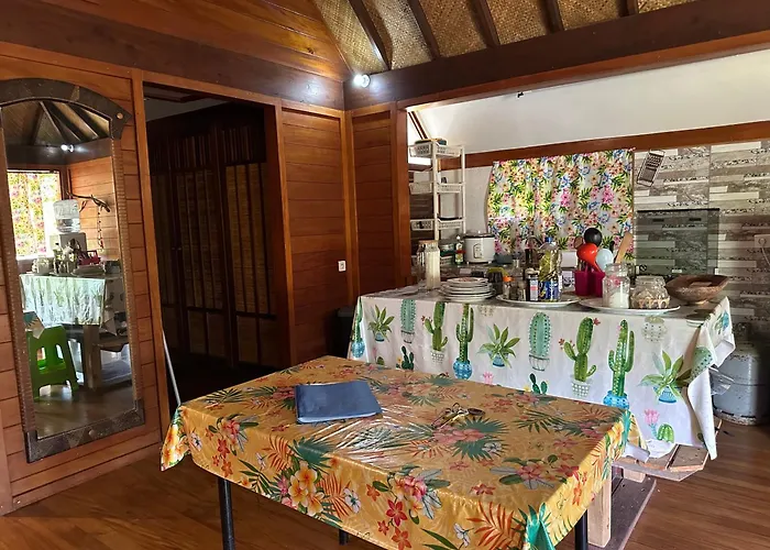 Vaiotaha Lodge
