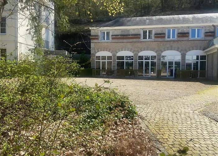 Castel De Pont-A-Lesse