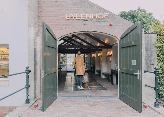 Uylenhof Hotel
