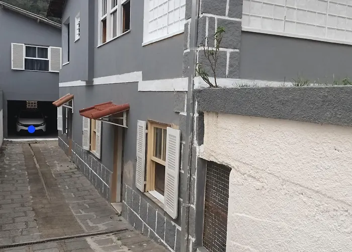 Pousada Marduk Excelente localização suites simples com banheiro privativo tudo básico local ideal para hóspedes que não são exigentes