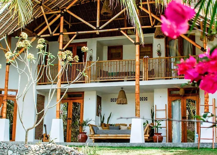 360 Surf Lodge
