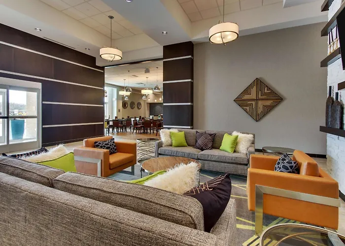 Hotel with pool: Drury Plaza Hotel Dallas Richardson