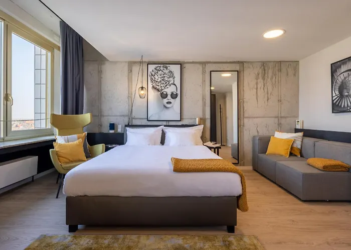 Hotel near College: Cologne Ehrenfeld