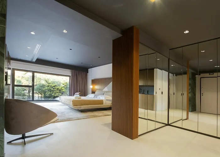 Della Lupa Luxury