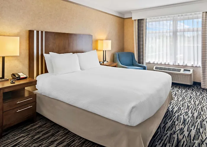 Best Western Plus Pitt Meadows Inn & Suites