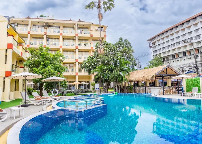 Mermaid Beach Resort - 100M To Beach, Saltwater Pool & Beergarden