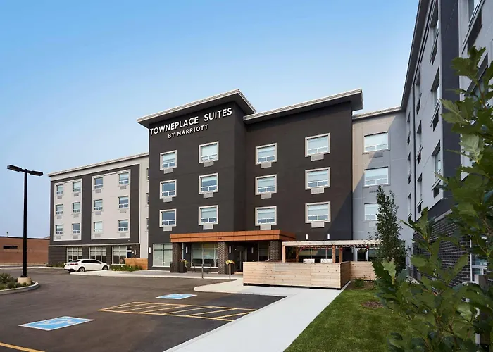 Luxury hotel only: Towneplace Suites By Marriott Hamilton