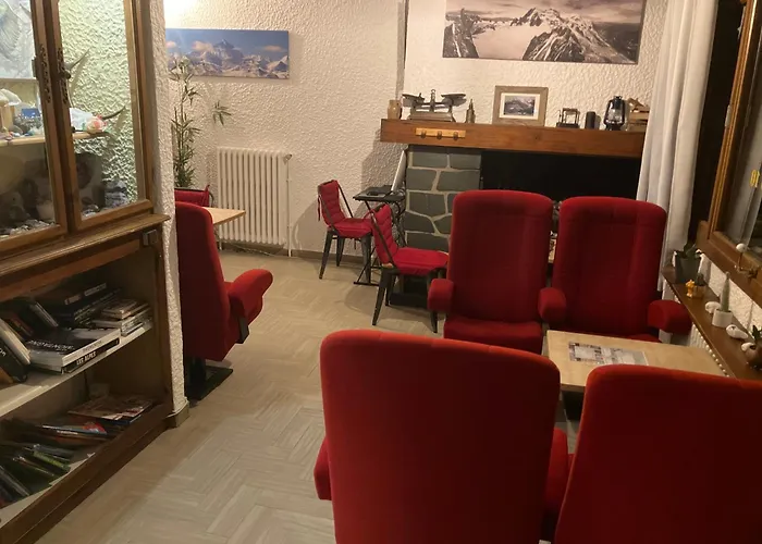 Hotel La Chaumiere A 160 M Du Telecabine Et De La Gare Sncf Garage Moto Gratuit