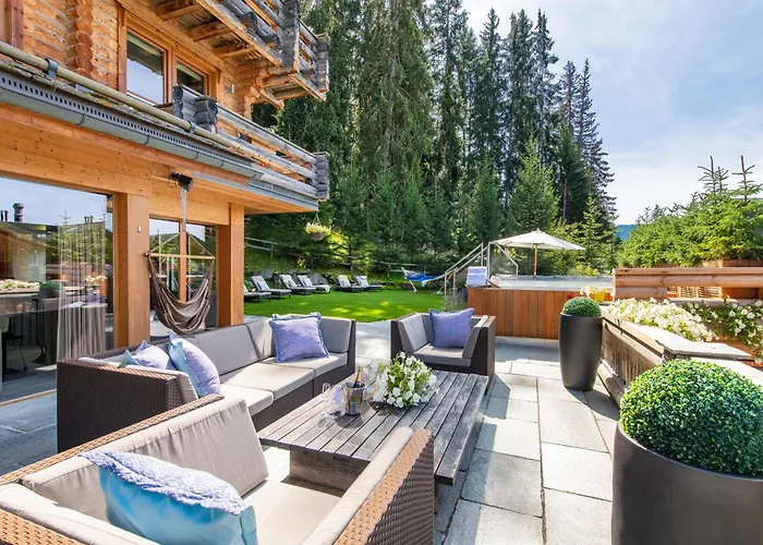 Villa: The Lodge
