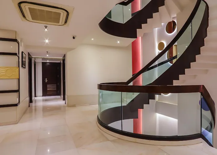 Hotel Godwin Deluxe New Delhi Railway Station And Connaught Place - Free Airport Pick-Up