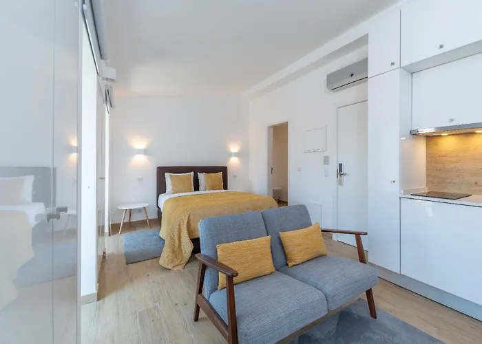 Hotel near College: Orange 3 House - Chiado Studios