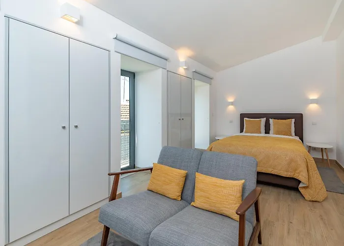 Hotel near College: Orange 3 House - Chiado Studios