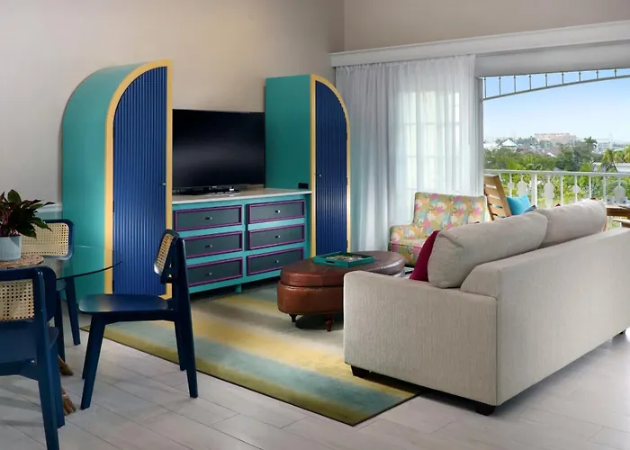 Beach hotel: Ocean Key Resort & Spa, A Noble House Resort