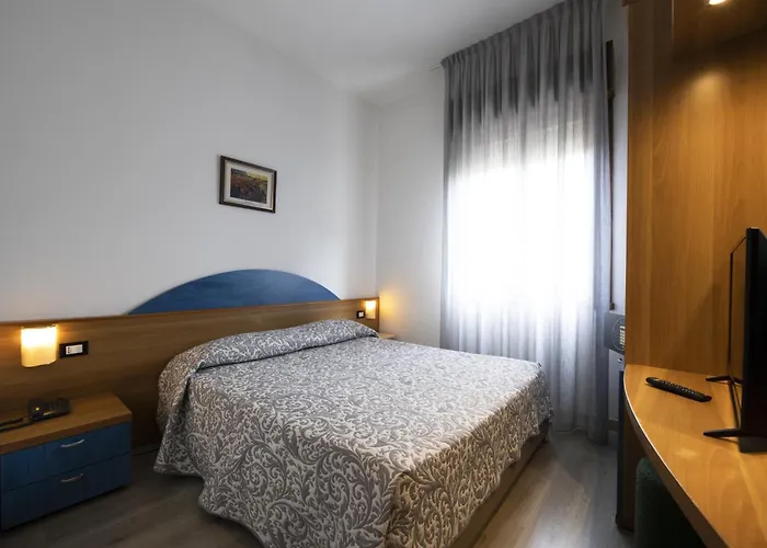 Hotel all'aeroporto: Hotel Vienna