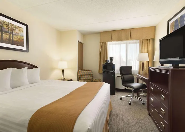 Travelodge By Wyndham Edmonton South
