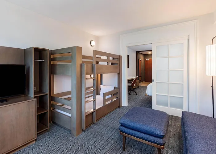 Kid friendly hotel Courtyard By Marriott Anaheim Resort/Convention Center