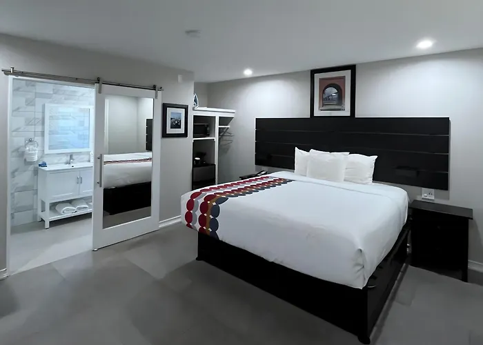 Motel: Inn By The Bay Monterey
