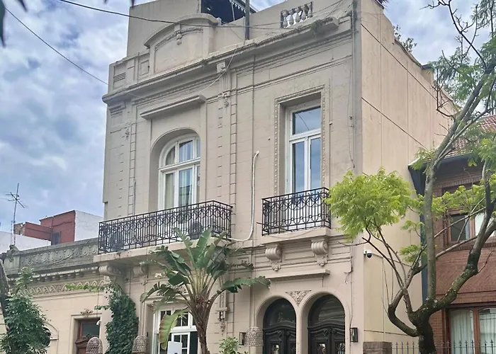 Luxury hotel only: Hotel Costa Rica