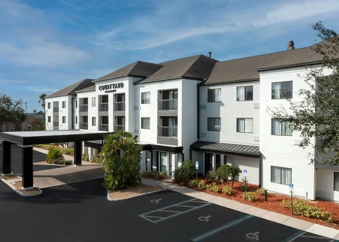 Courtyard By Marriott