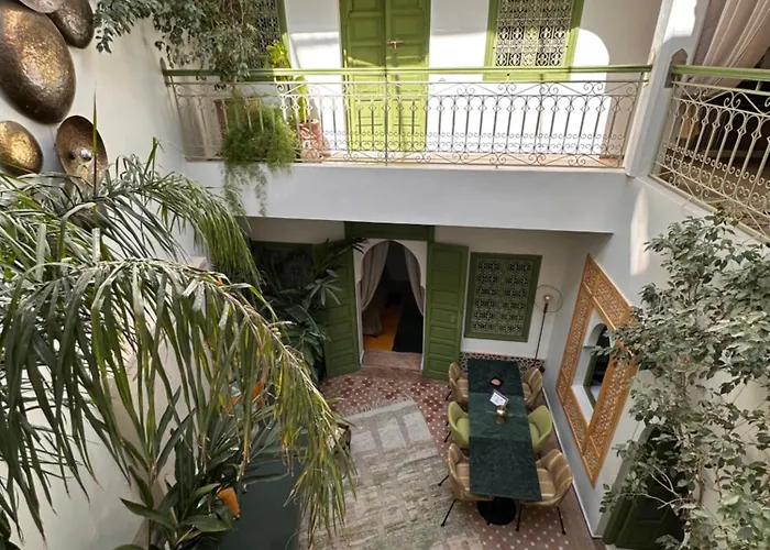 Alojamento com o café da manhã Apenas: Riad Dar Adal exclusivité 2 à 6 personnes petit déjeuner compris place jemaa El fna