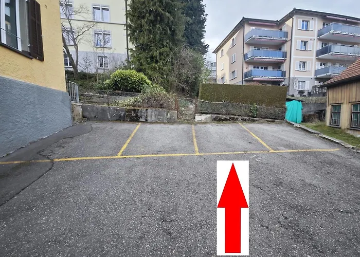 YELLOW INN - SIMPLE ROOMS -- OLMA Messen&Autobahn 1 Min, HSG 6 Min, Spital 7min, günstige Parkplätze