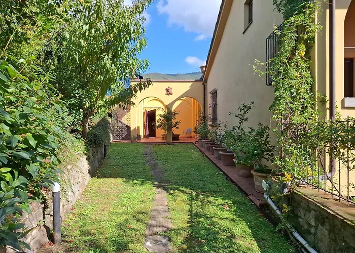 Tuscany Villa Gorello. Villa in Toscana. Jacuzzi con tetto in cristallo,piscina